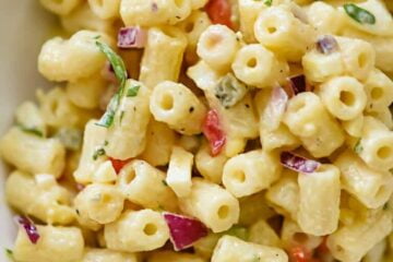 1Creating Traditional Macaroni Salad