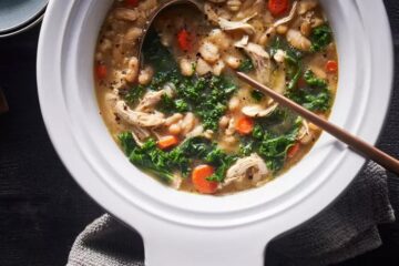 Slow Cooker Chicken White Bean Stew