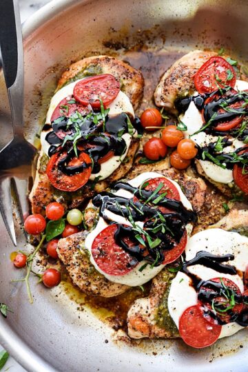 THE BEST Caprese Chicken (30-Minute Meal)