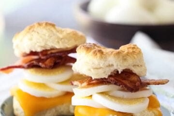 Bacon Egg and Cheese Biscuit Sandwiches 6 Bacon Egg and Cheese Biscuit Sandwiches