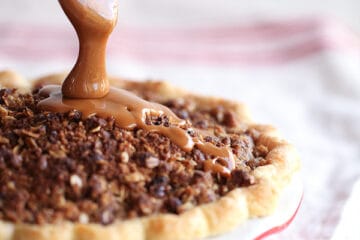 Best Caramel Apple Pie Recipe | Easy & Homemade Dessert 6 Caramel Apple Pie everydaydeliciouskitchen.com 55