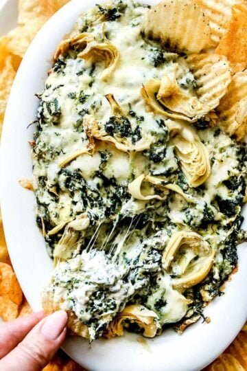 Cheesy Spinach Artichoke Dip