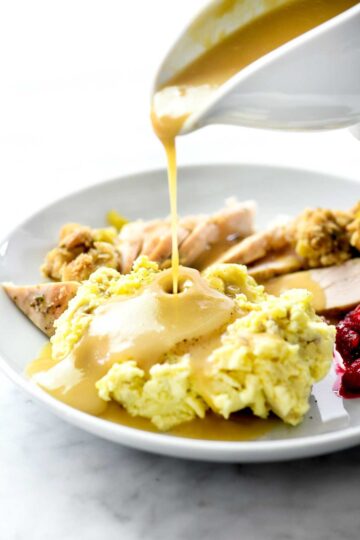 How to Make the BEST Turkey Gravy Recipe (Do Ahead or Day Of)