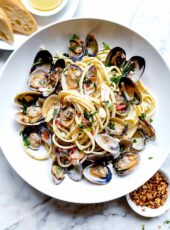 Linguine con Vongole (Linguine with Clam Sauce)