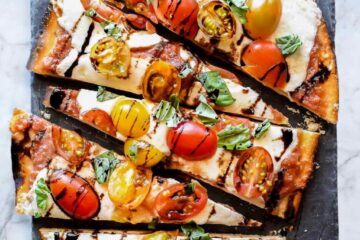 Delicious Mozzarella and Tomato Caprese Flatbread 3 1 Mozzarella and Tomato Caprese Flatbread