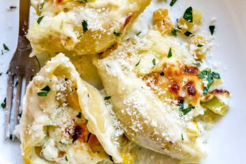 Harvest Squash and Ricotta Stuffed Shells 3 Harvest Squash Stuffed Shells with White Sauce everydaydeliciouskitchen.com 021