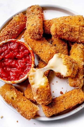 Mozarella Sticks everydaydeliciouskitchen.com 2 728x1092 1