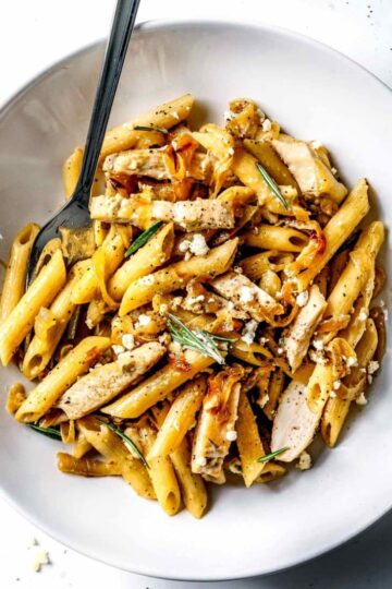 Penne Pasta with Chicken Caramelized Onions and Blue Cheese